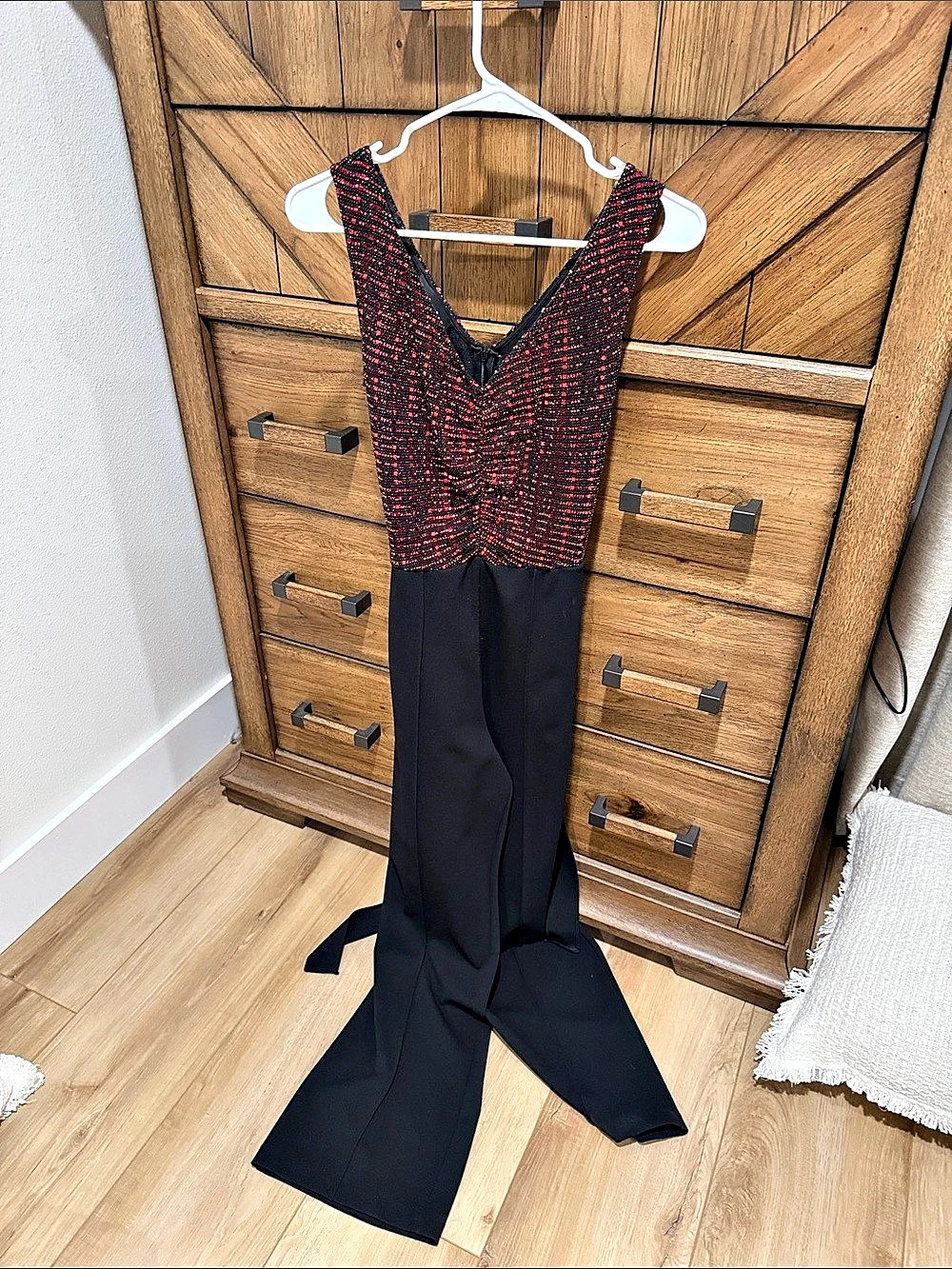 Donna Morgan Abstract Bodice pant suit in Black & Red Size 6 Like New